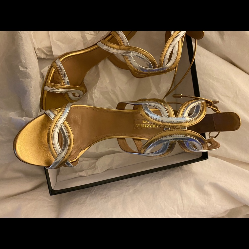 Aquazzura dual color heels
